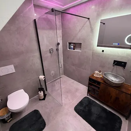 Apartment Design Mit Angenehmer Atmosphaere Muelheim an der Ruhr